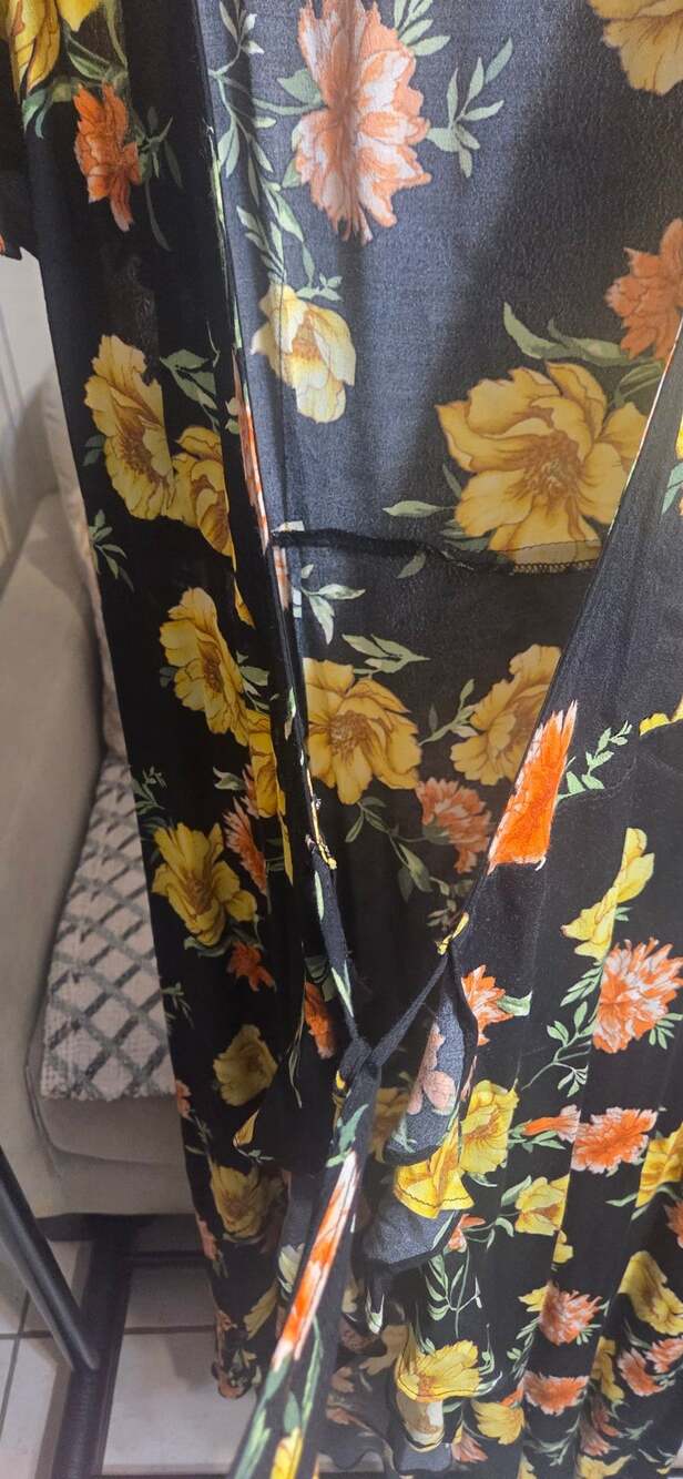 Forever 21 Floral Dress Size M Black Yellow Wrap High Low - Picture 6 of 6